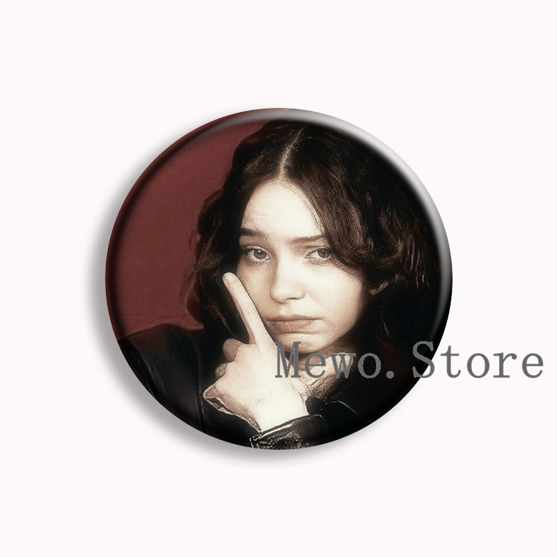Emma Myers Aesthetic Soft Butt - Pin Button Badge review and price